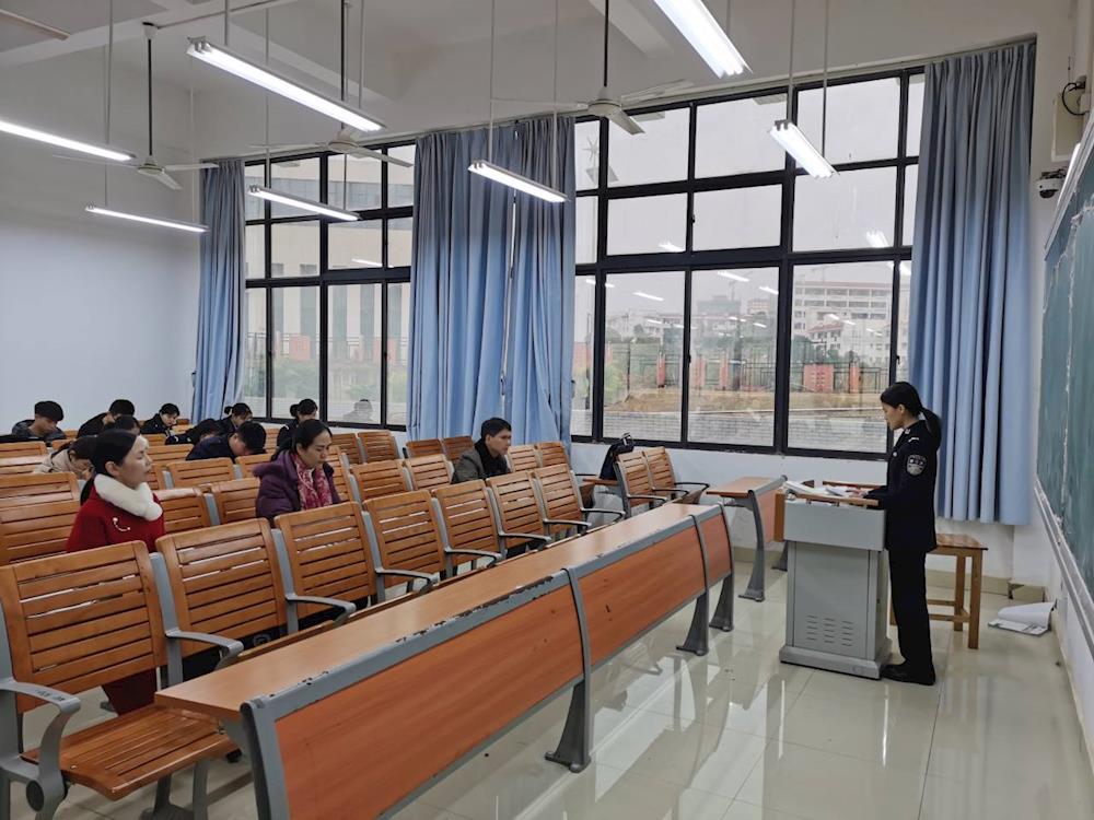 59cf39adf1ad457dbefe9676beece807.jpg