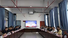 学校召开党委理论学习中心组（扩大） 学习会专题学习党的二十大精神