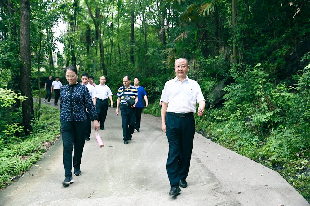 8da4cf85e229435c896bb21d8dcb0dc0.jpg 8da4cf85e229435c896bb21d8dcb0dc0.jpg