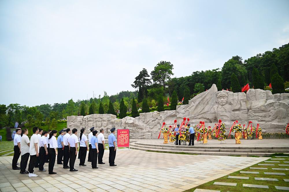 cc87b6a7946e4ea3bef747670db5135d.jpg cc87b6a7946e4ea3bef747670db5135d.jpg