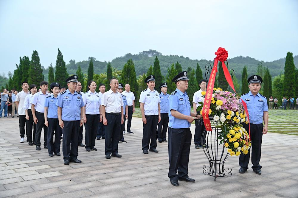 f1c48d42f51a4ac1a448740975bccd0e.jpg f1c48d42f51a4ac1a448740975bccd0e.jpg