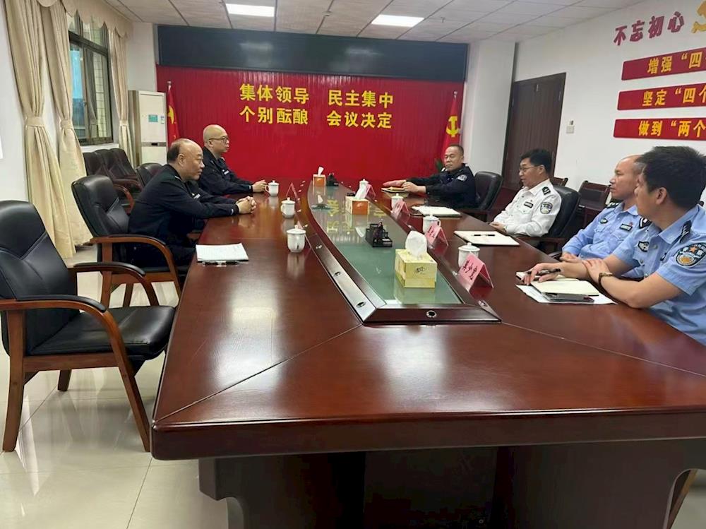 8b9b43ded84f415b931e6f2a0063fcb2.jpg