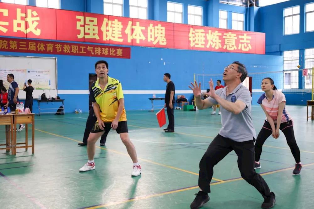 98c4dfc63d8847fc82f45edbfe093ecc.jpg