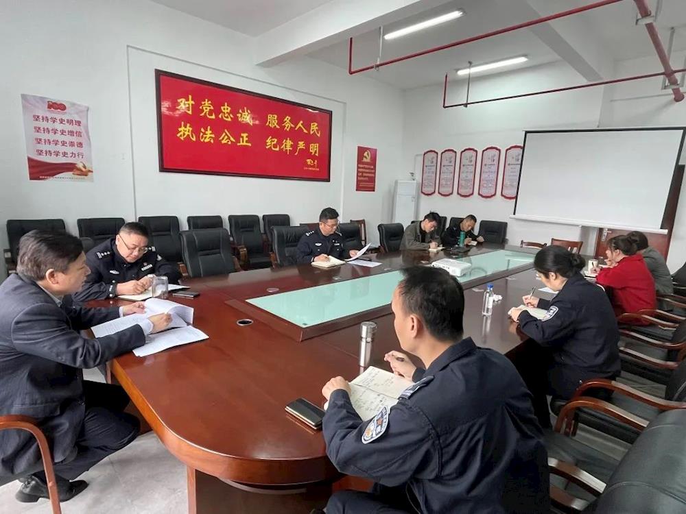 119f251b691741d590b32d06e28e6d5f.jpg 119f251b691741d590b32d06e28e6d5f.jpg