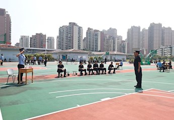 学校军事训练教官团（仙葫校区）完成第二阶段训练科目考核