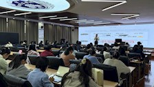 公共管理学院举办《AI赋能实战化教学》讲座