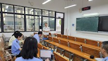 我院开展《经济学原理》公开观摩课及教学研讨活动