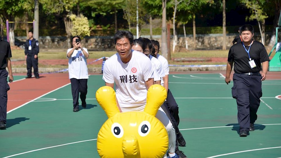 凝心聚力共奋进 强健体魄向未来——我校举办第六届教职工趣味运动会