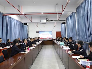 自治区公安厅党委委员、政治部主任朱亚明到我校检查指导思政教育工作