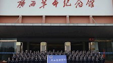 我校开展“缅怀革命先烈 争做有为青年”主题祭扫活动