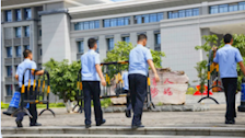 同抗疫丨我院学子协助新冠疫苗接种准备工作