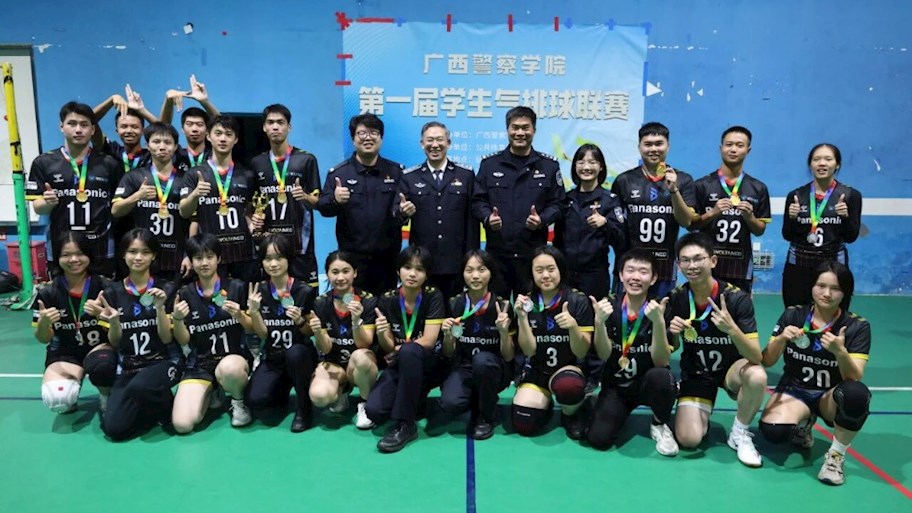 刑事科学技术学院在学校第一届学生气排球联赛中分别荣获男女冠亚军