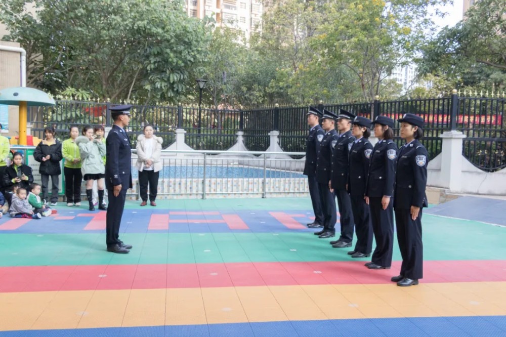 我院受邀与南宁市龙凤首缘伟才幼儿园组织开展“防拐防骗”的宣传活动。