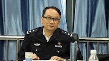 刘向荣到信息技术学院教师第二党支部开展从严管党治警专题调研并给全体党员上廉政党课