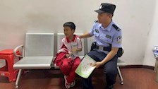 实习警员暖心守护迷路男童 用青春践行为民初心